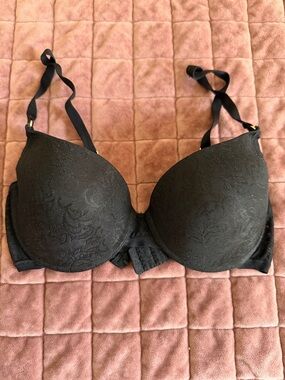 Natori Black Lace Push-Up Bra with Floral Jacquard